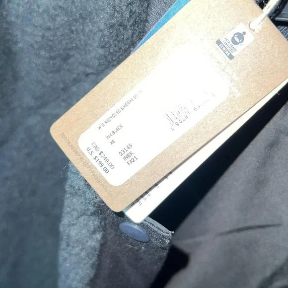 Patagonia new women recycled Sherpa bomber jacket